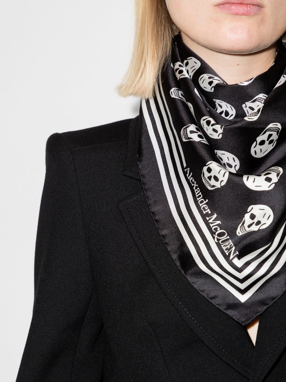 Alexander McQueen Scarfs Black